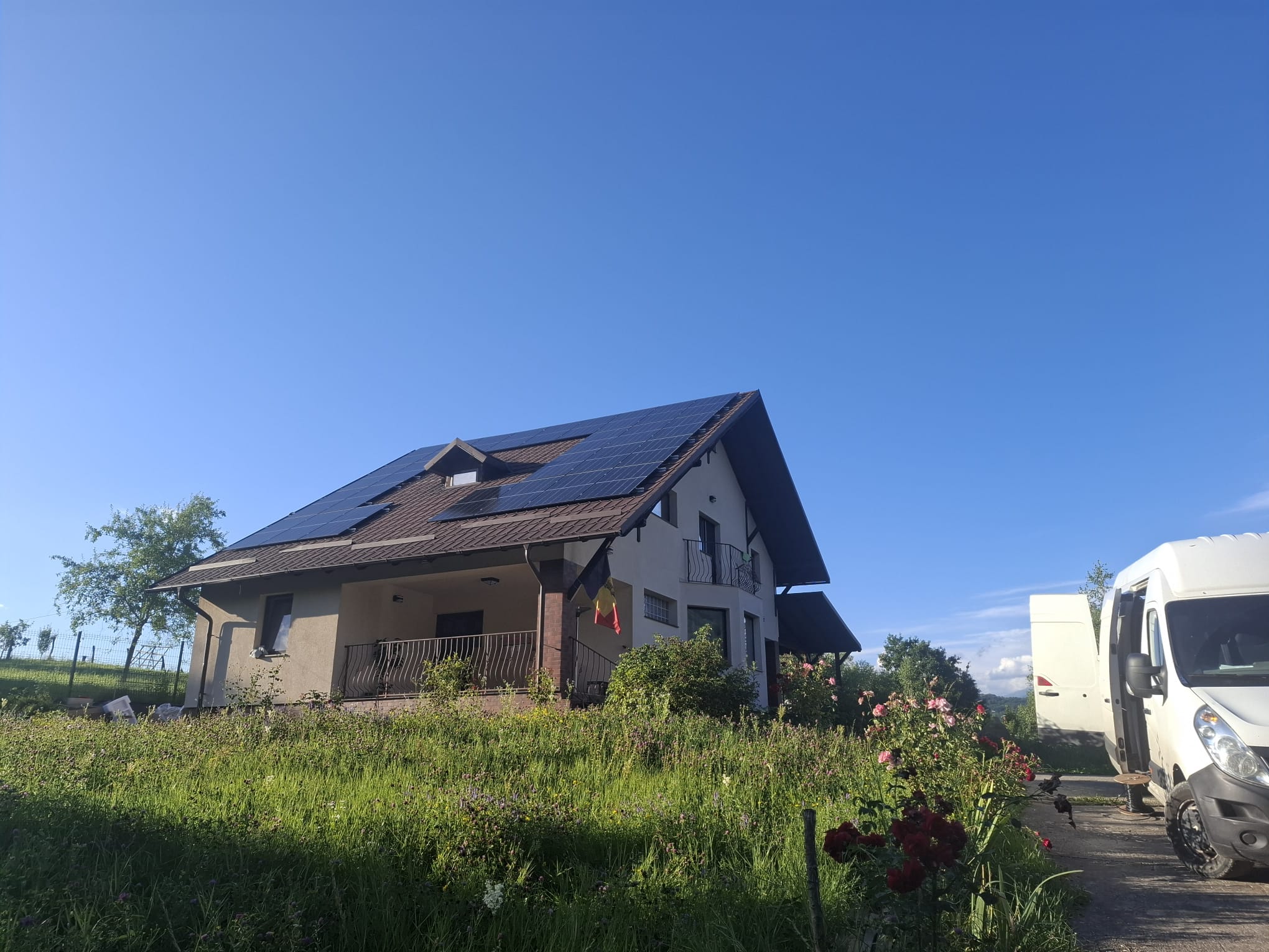 Locuință cu panouri fotovoltaice
