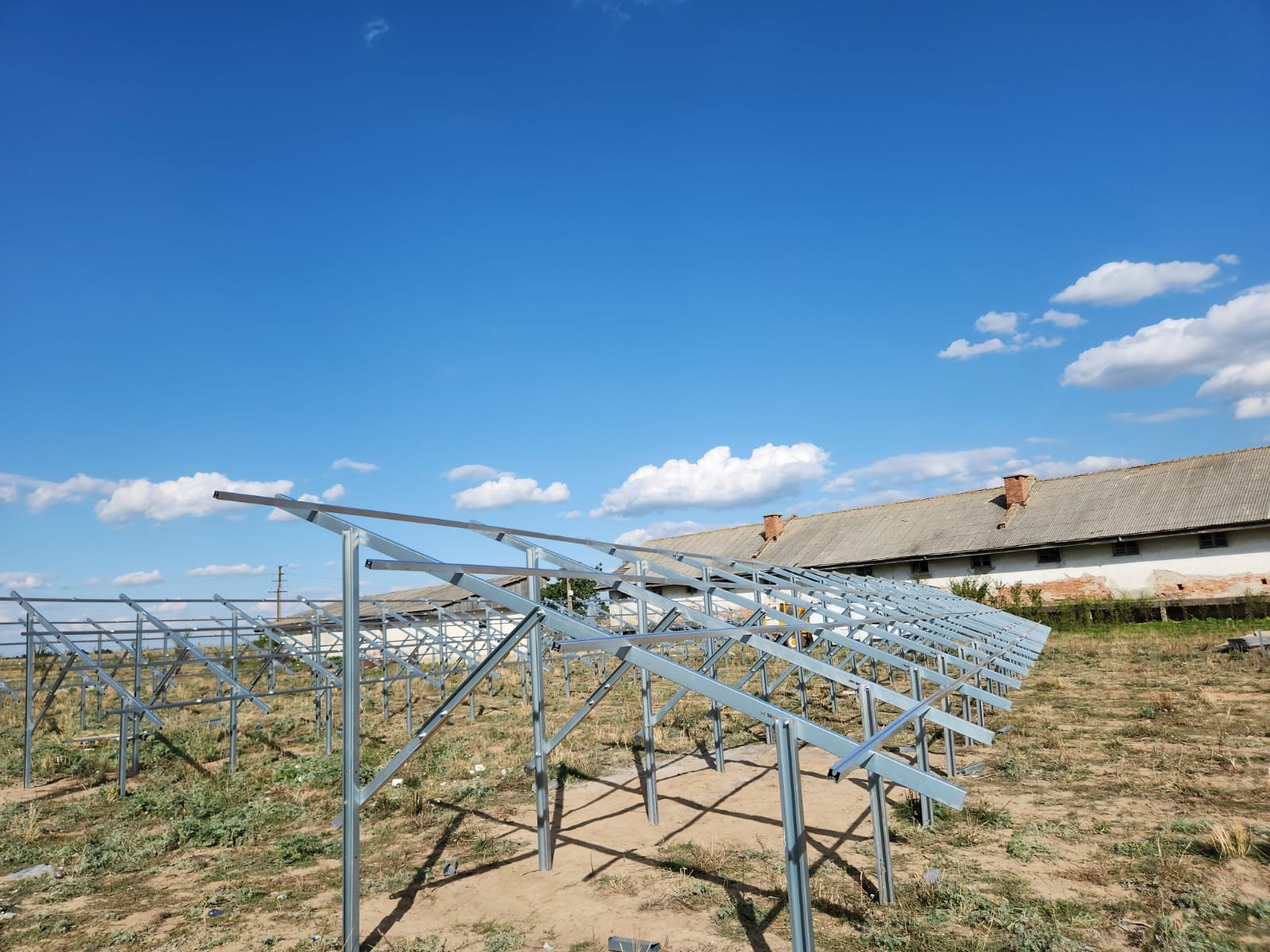 Structuri de montaj la sol